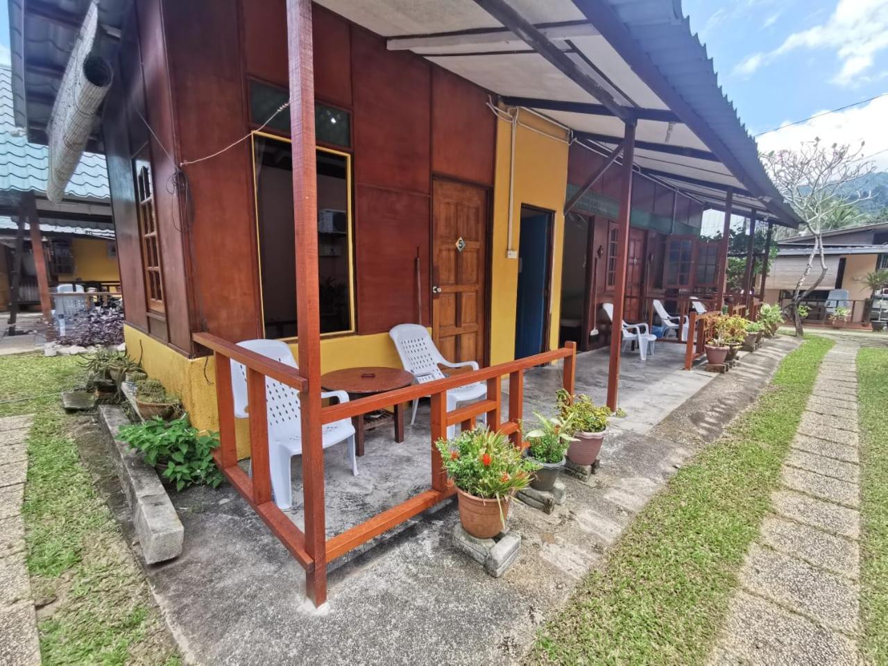 Cheers Garden Chalet Kampong Ayer Batang Exterior photo