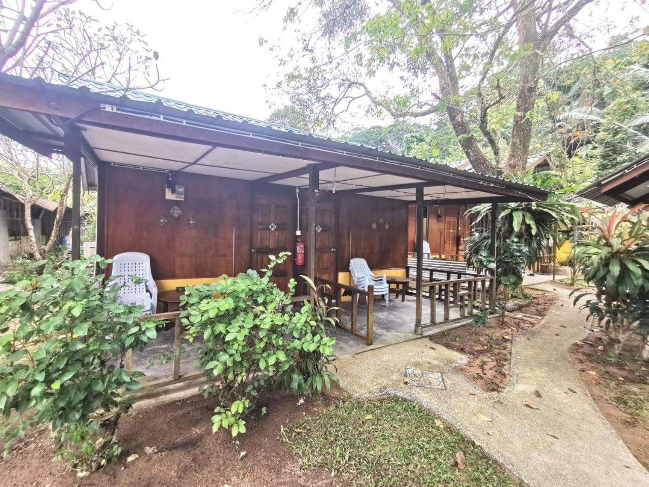 Cheers Garden Chalet Kampong Ayer Batang Exterior photo