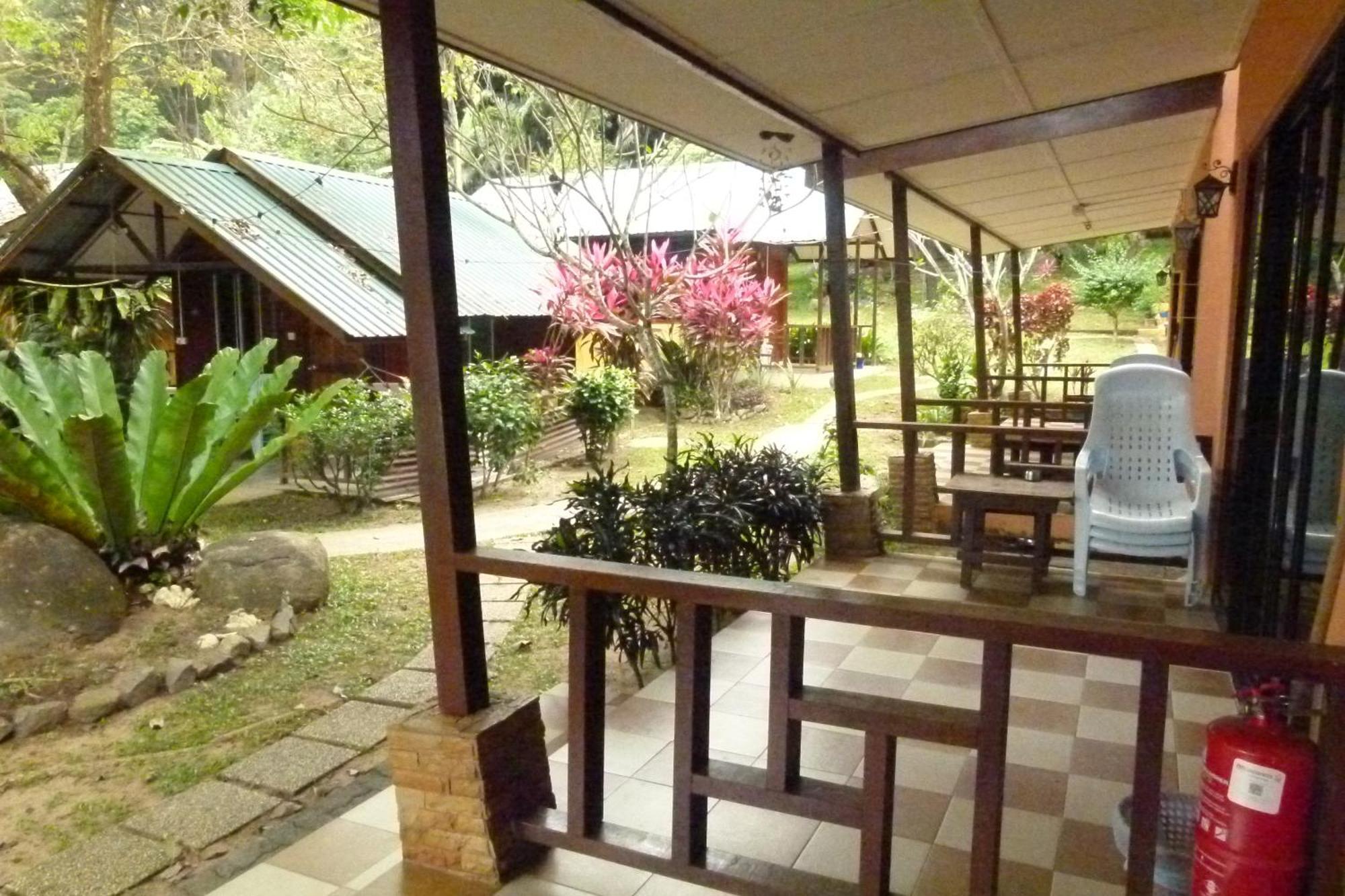 Cheers Garden Chalet Kampong Ayer Batang Exterior photo