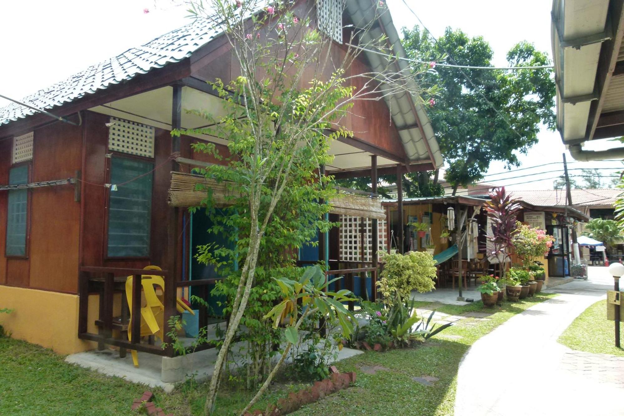 Cheers Garden Chalet Kampong Ayer Batang Exterior photo